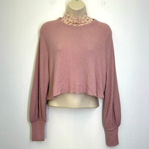 Free People Tops - Free People - Light Pink Floral MockNeck Waffle Long Sleeve Crop Top Size XS